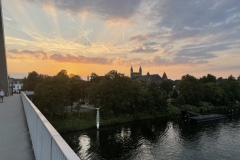 300329EE-F6BD-4137-93D4-6917880C7DF4